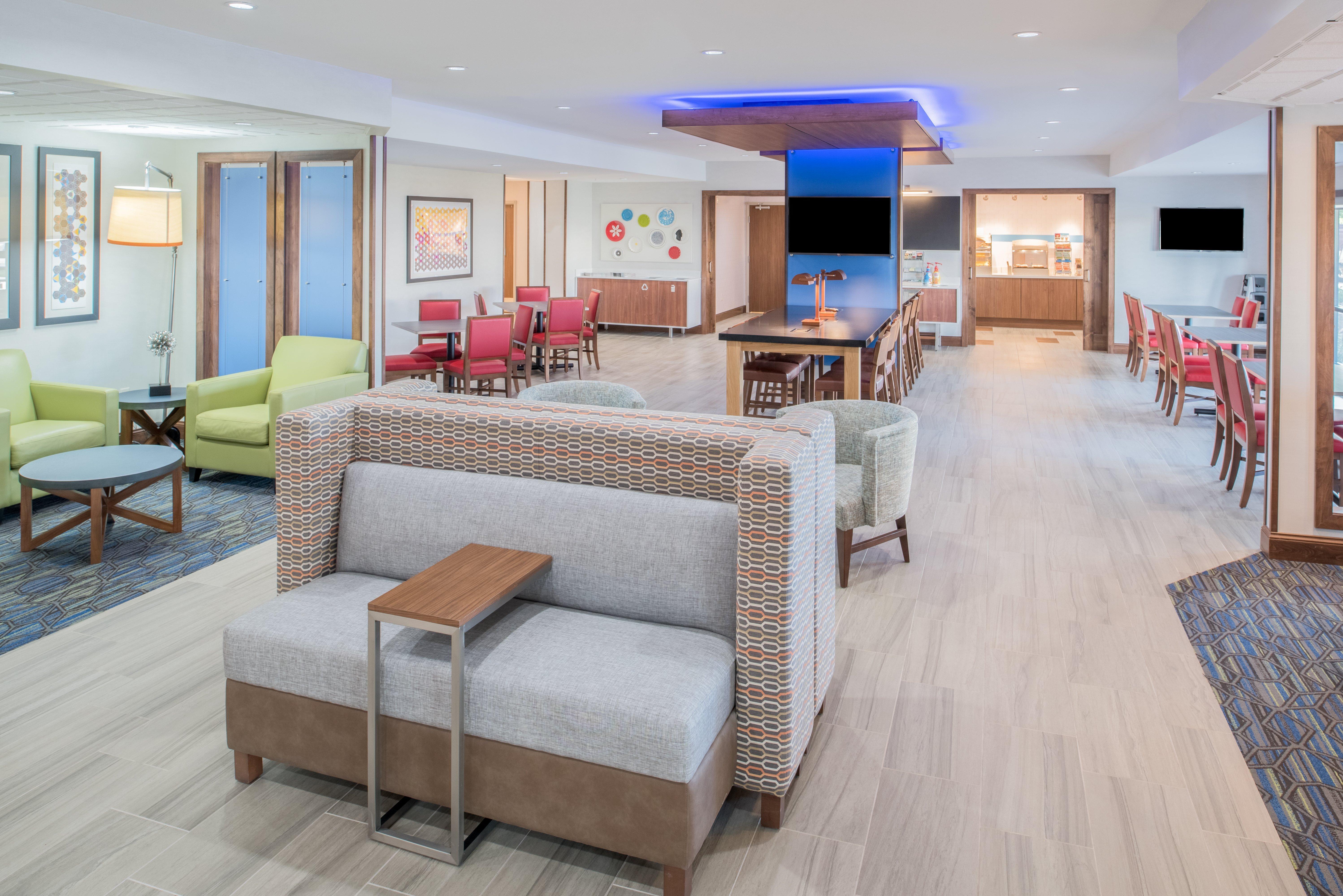 Holiday Inn Express Hotel & Suites Bismarck By Ihg Eksteriør billede