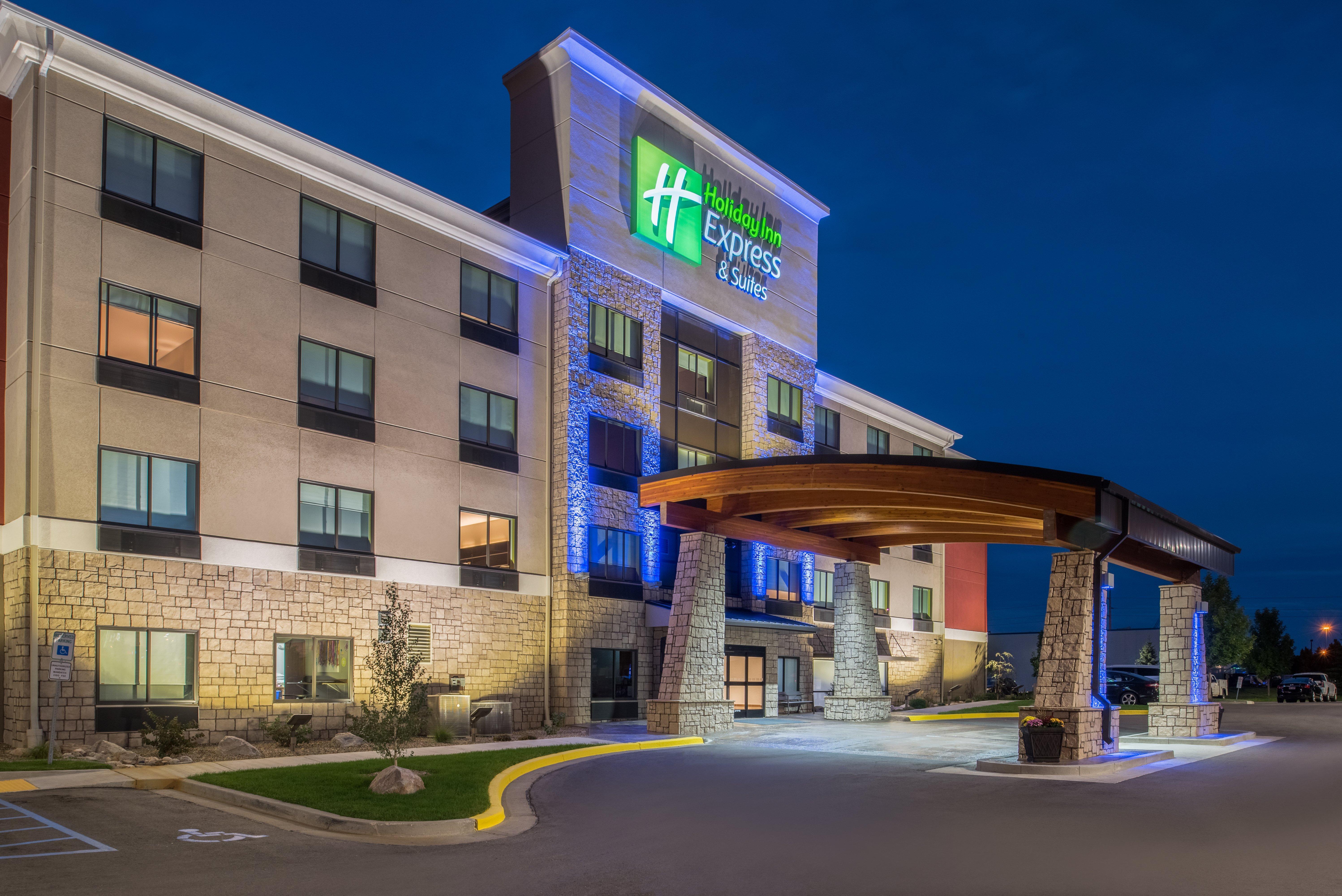 Holiday Inn Express Hotel & Suites Bismarck By Ihg Eksteriør billede