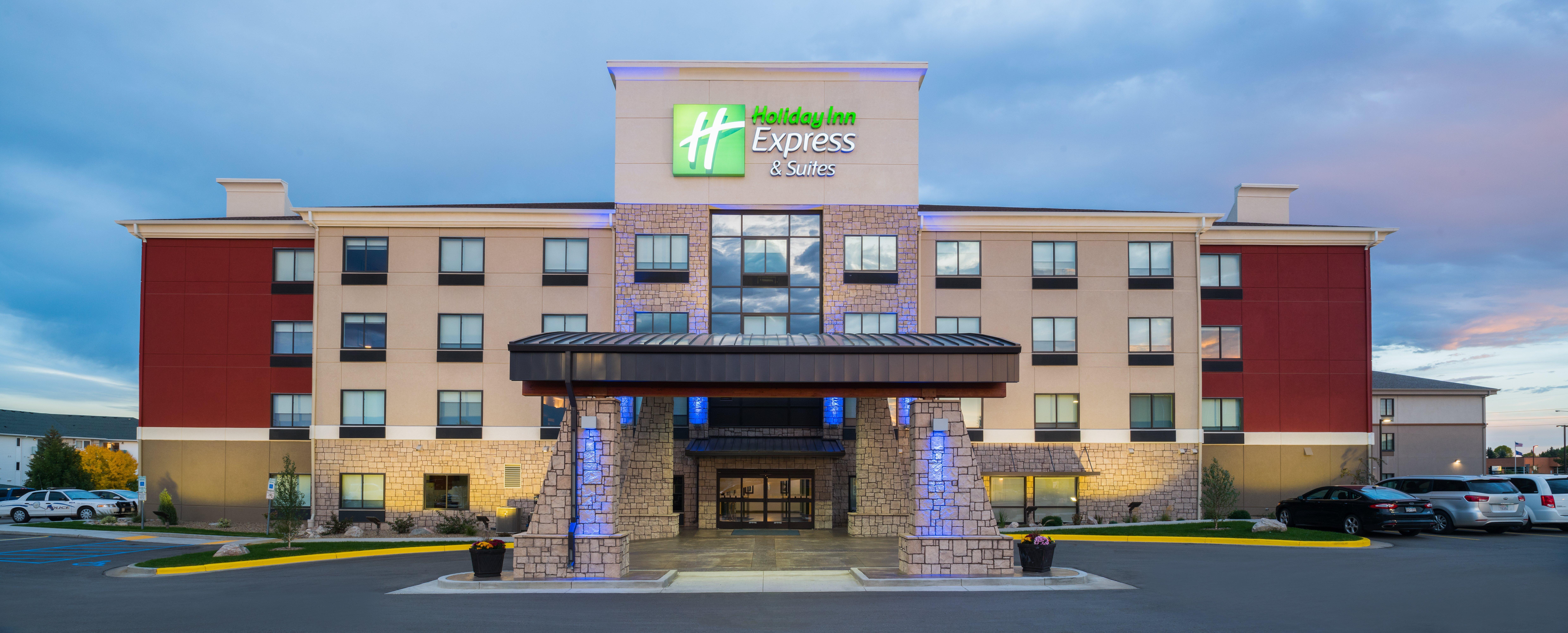 Holiday Inn Express Hotel & Suites Bismarck By Ihg Eksteriør billede