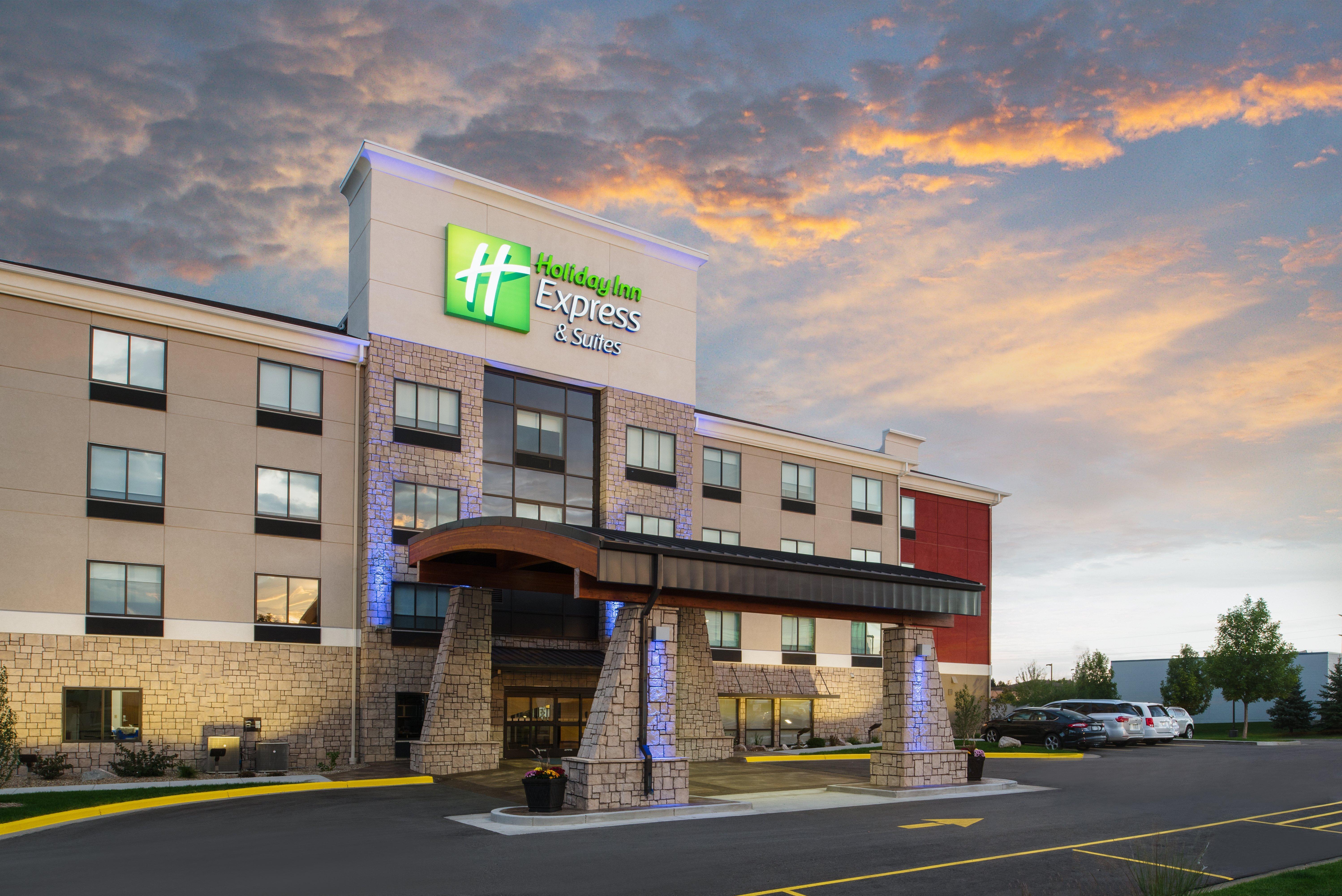 Holiday Inn Express Hotel & Suites Bismarck By Ihg Eksteriør billede