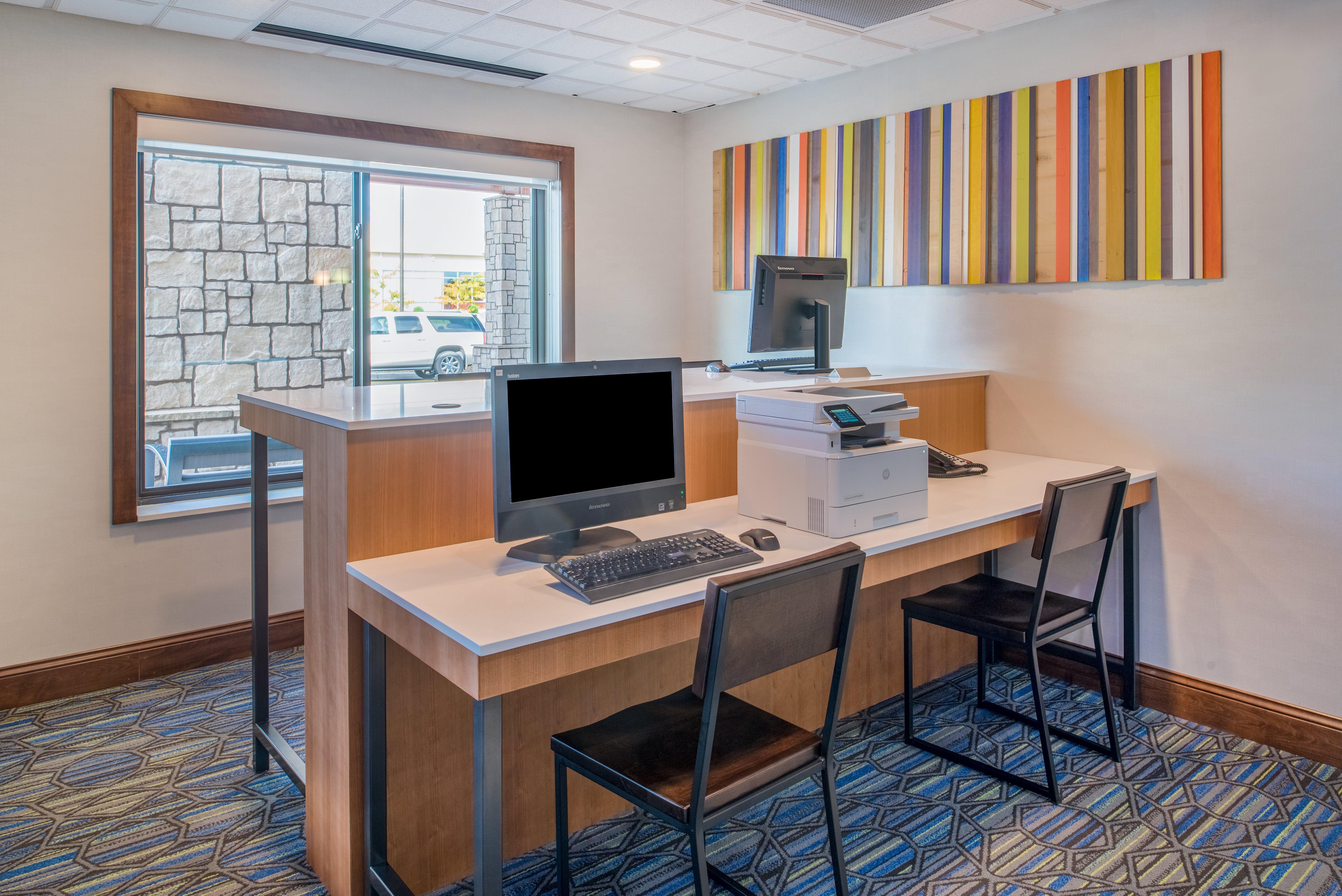 Holiday Inn Express Hotel & Suites Bismarck By Ihg Eksteriør billede