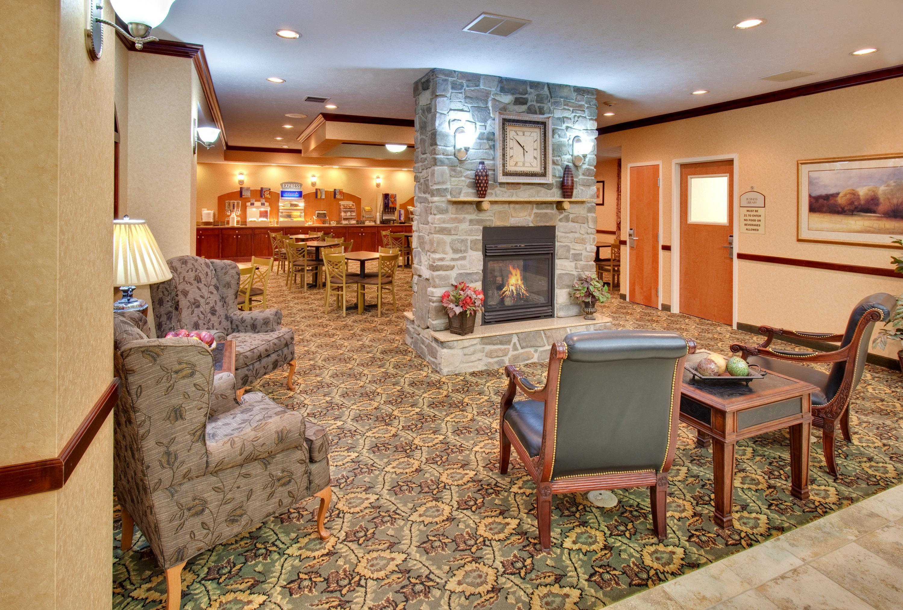 Holiday Inn Express Hotel & Suites Bismarck By Ihg Eksteriør billede
