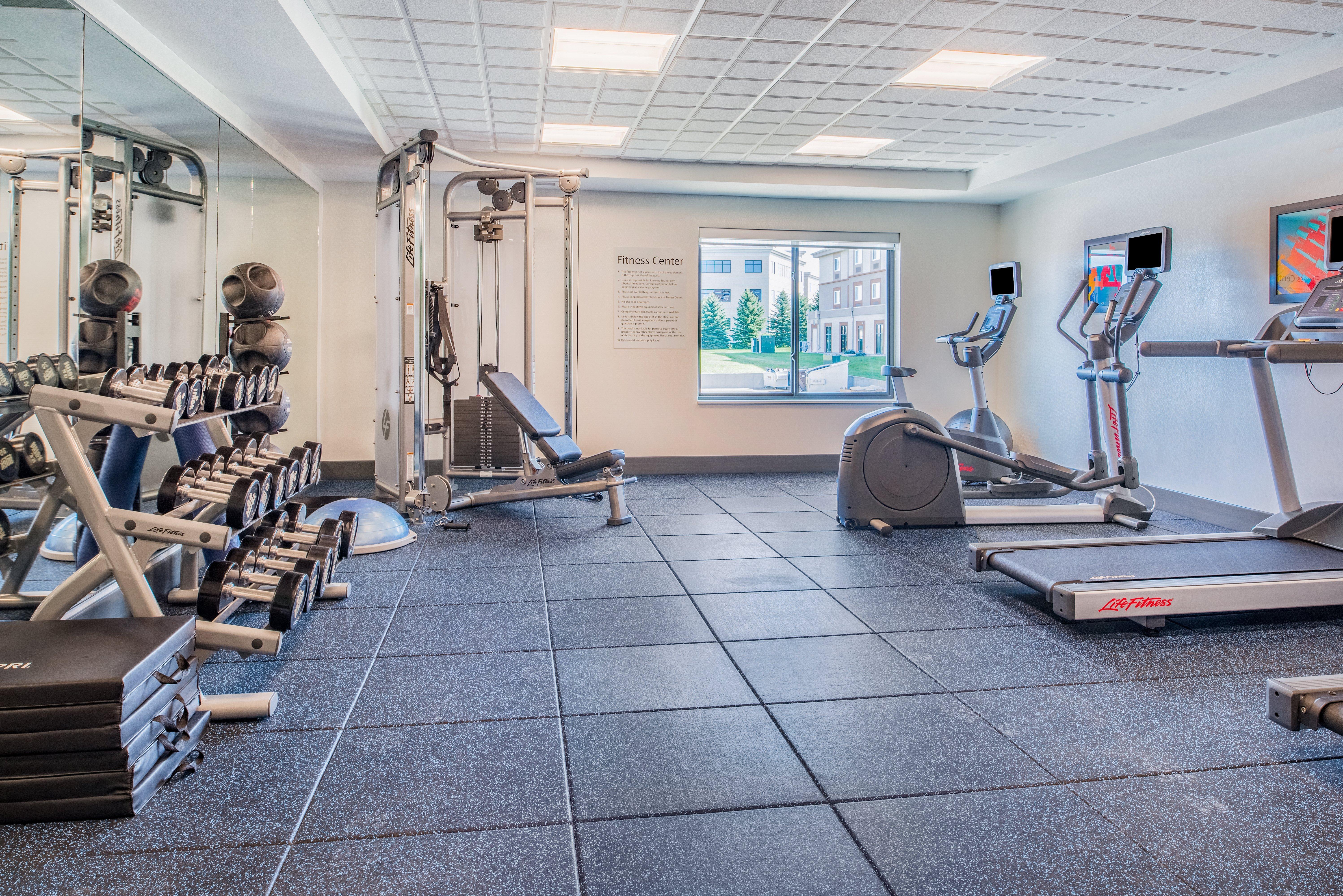 Holiday Inn Express Hotel & Suites Bismarck By Ihg Eksteriør billede