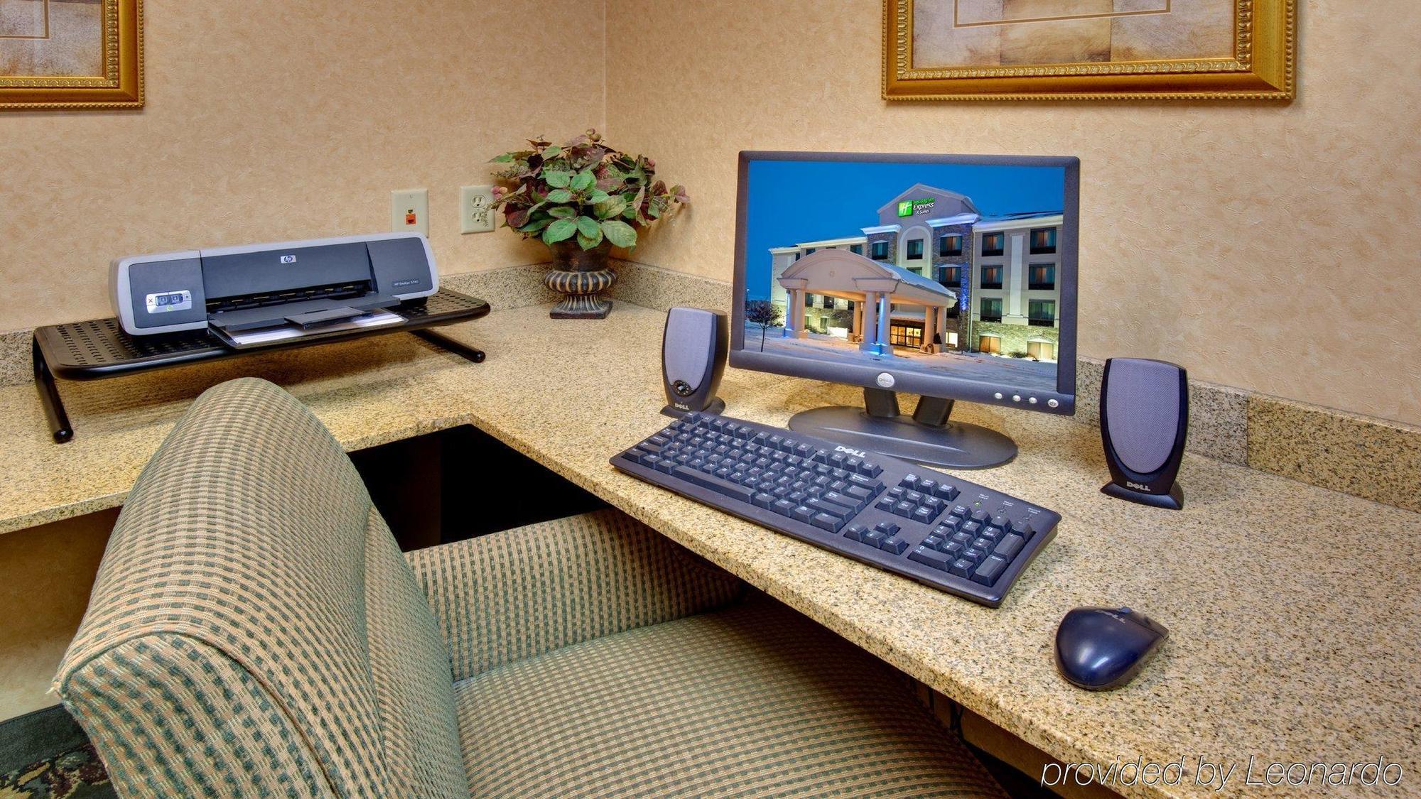 Holiday Inn Express Hotel & Suites Bismarck By Ihg Faciliteter billede