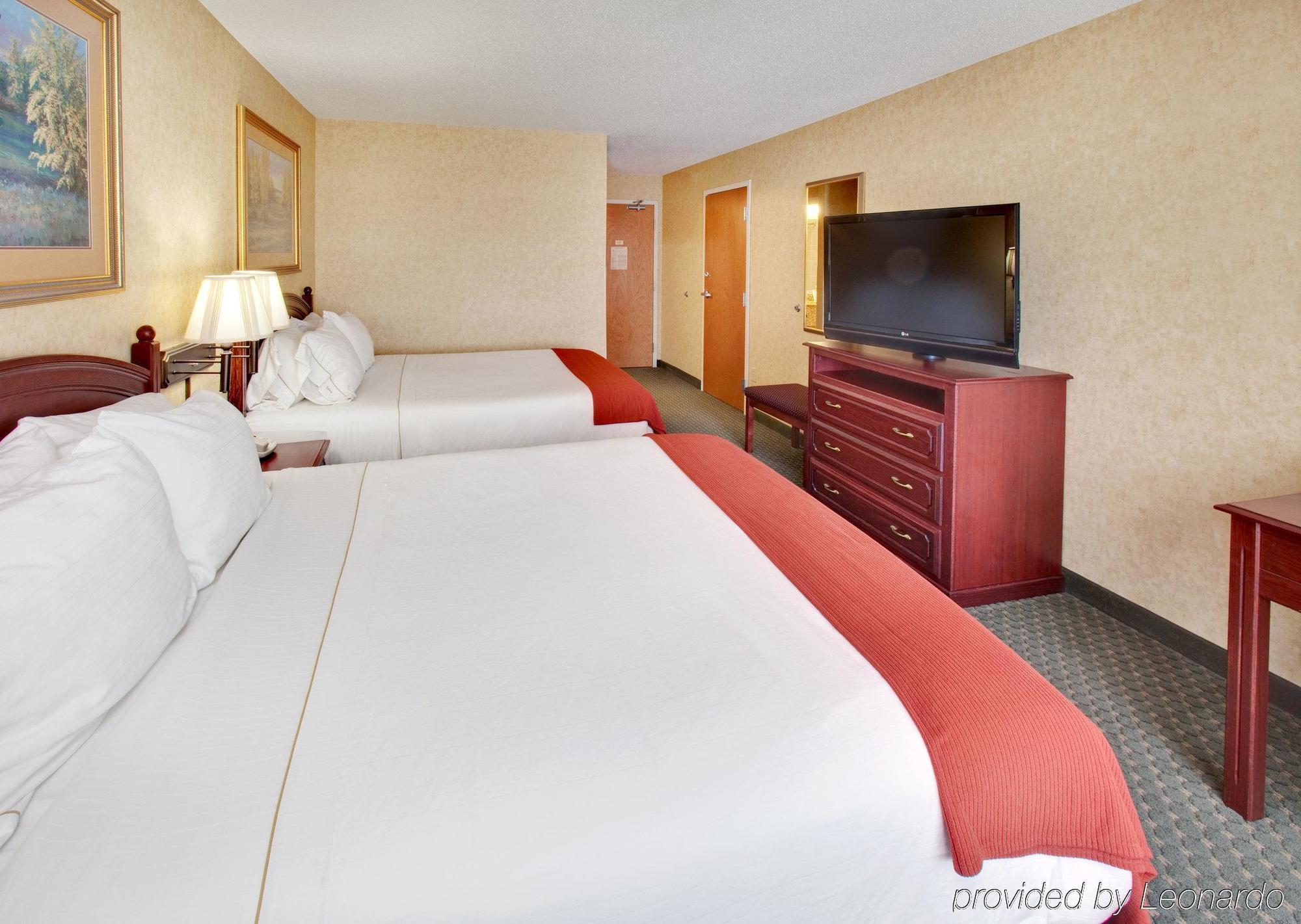 Holiday Inn Express Hotel & Suites Bismarck By Ihg Værelse billede