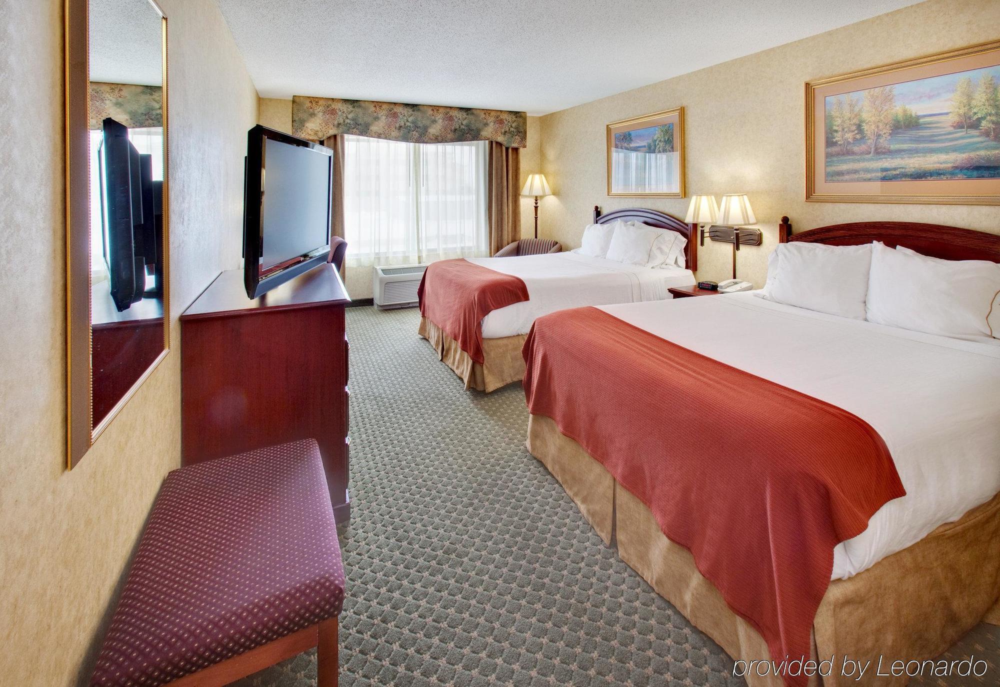 Holiday Inn Express Hotel & Suites Bismarck By Ihg Værelse billede
