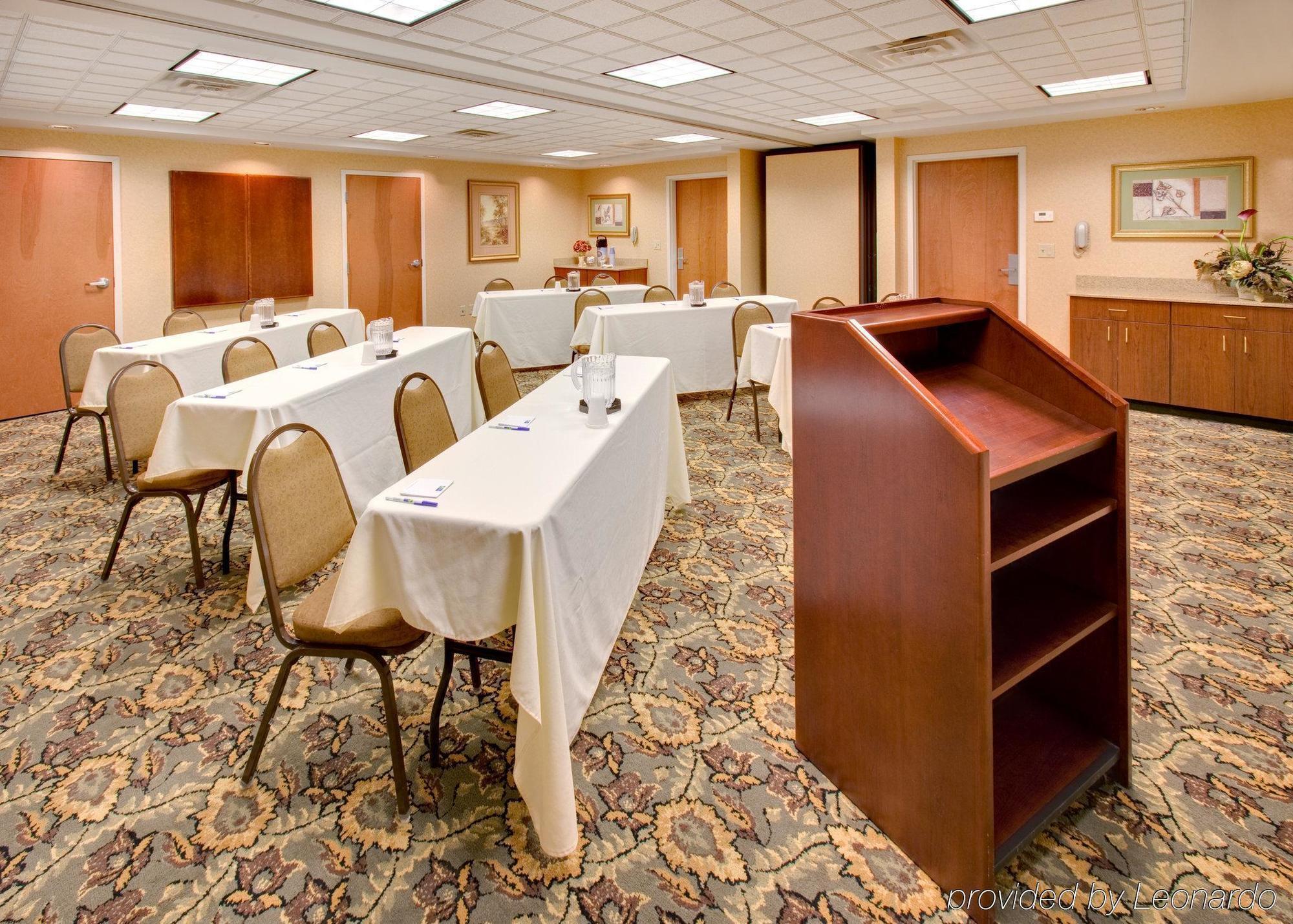 Holiday Inn Express Hotel & Suites Bismarck By Ihg Faciliteter billede